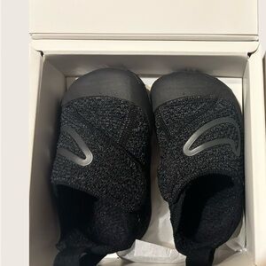 Nike Swoosh 1 Black